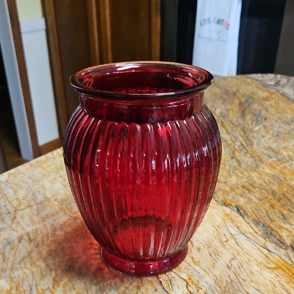 Elegant Red Ribbed Glass Vase